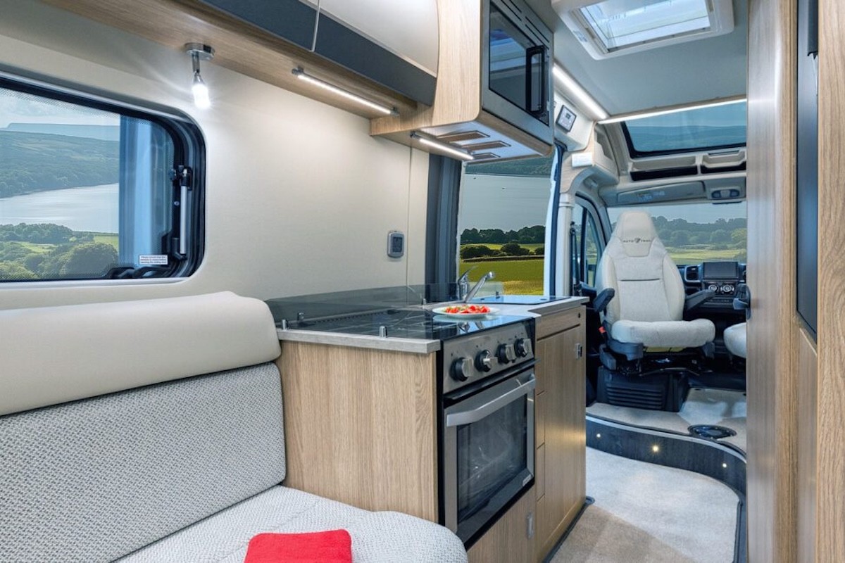 AT V Line Sport Interior 1