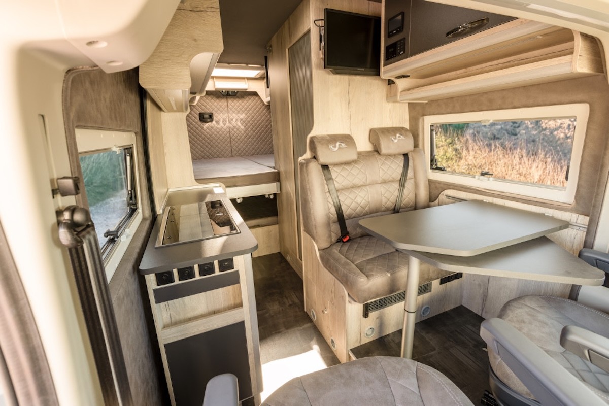 Mega Mobil Revolution Interior