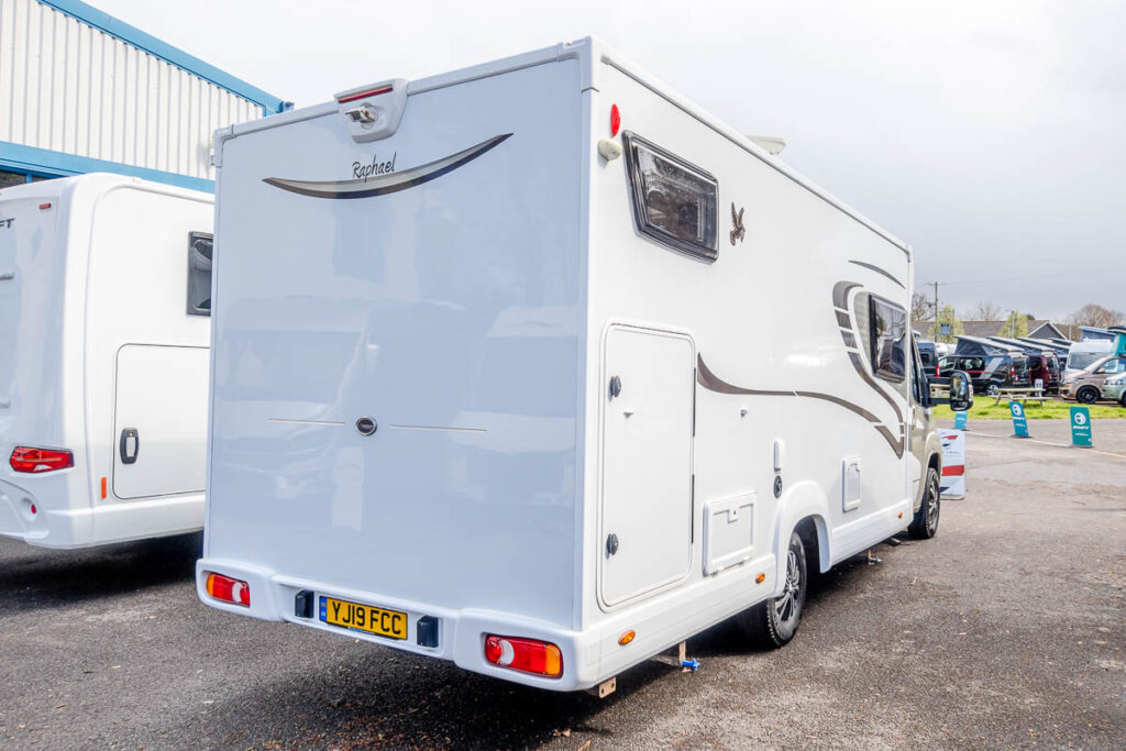 704CD2 04 2019 Elddis Raphael YJ19FCC