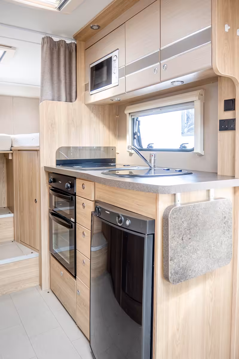 704CD2 10 2019 Elddis Raphael YJ19FCC