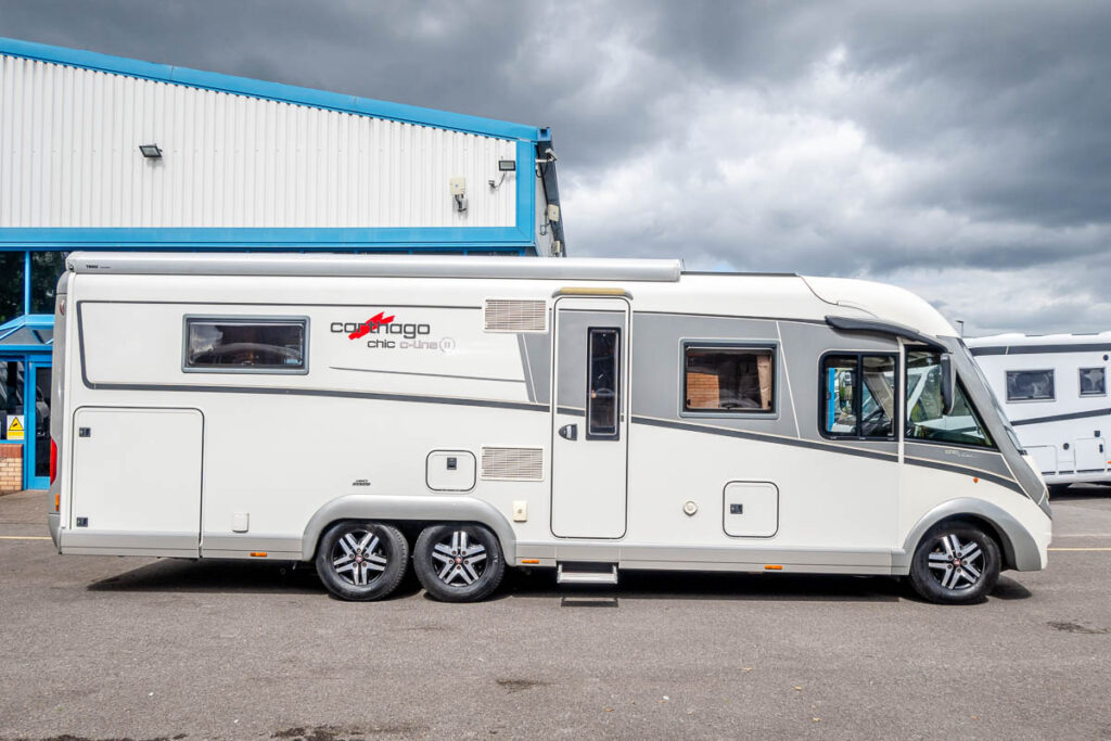 713306 02 2015 Carthago ChicCLinei5.8 YN15AZZ