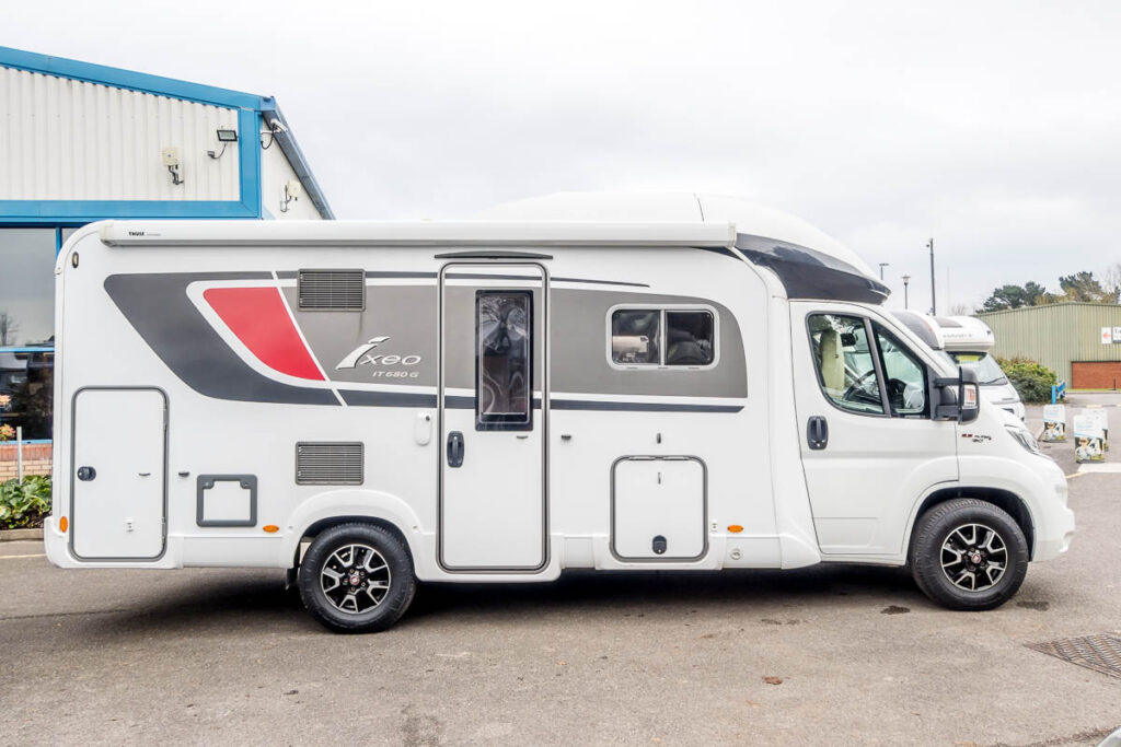 73A56E 03 2017 Burstner Ixeo680g WA17GYH