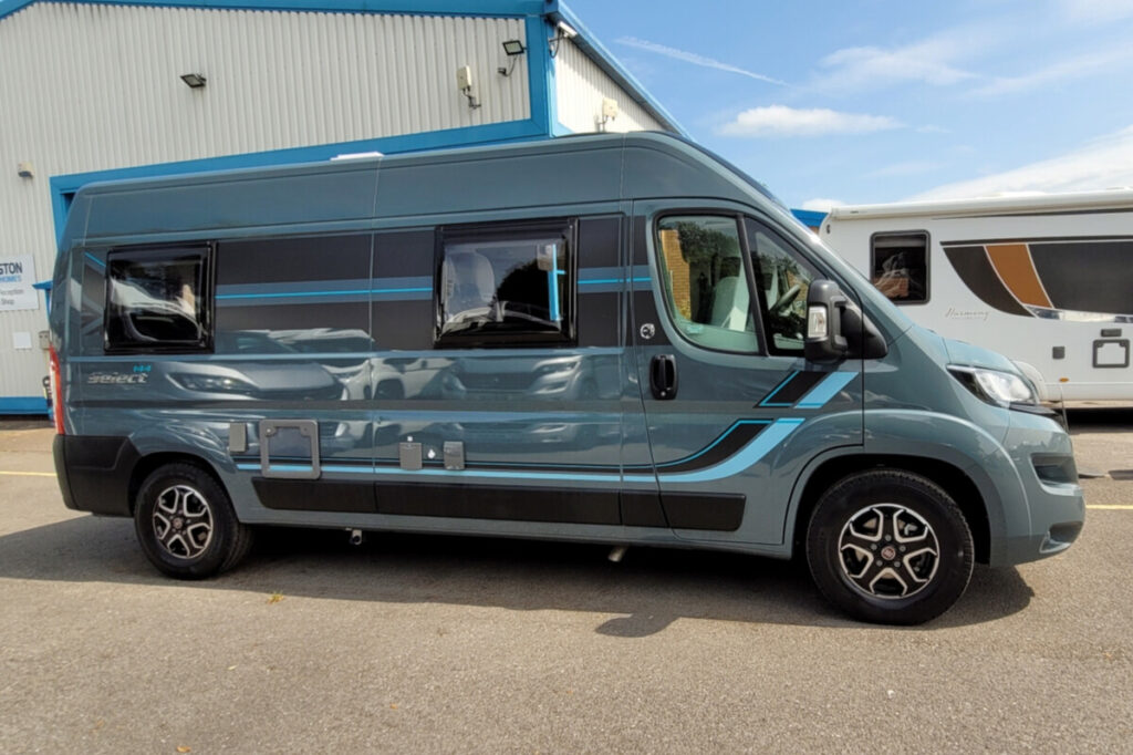 74D446 03 Swift Select 144 DU23WVC