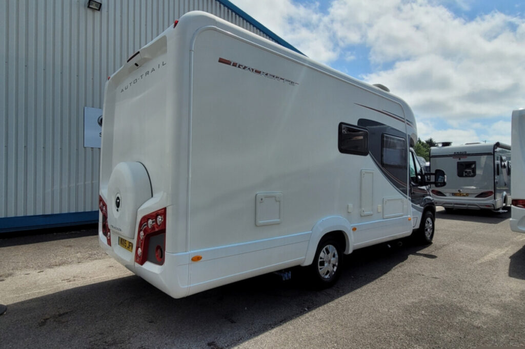 7533FA 03 Autotrail TrackerFB WX15JFN