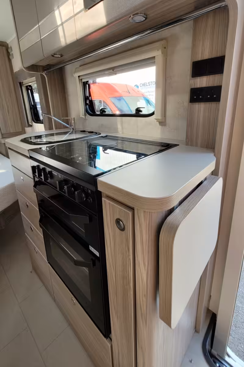 757AC2 17 Elddis Sunseeker150 WX73BWE
