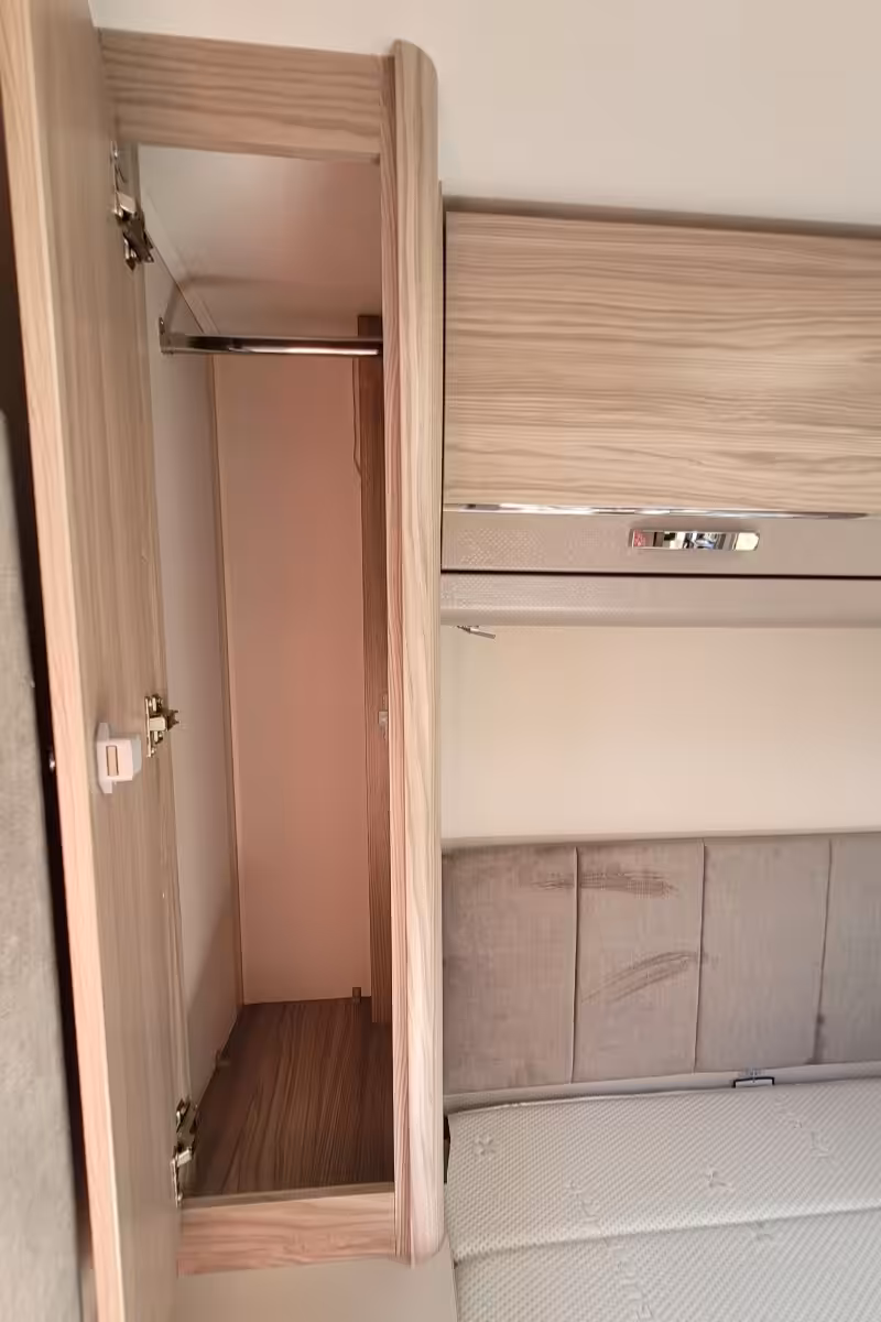 757AC2 24 Elddis Sunseeker150 WX73BWE