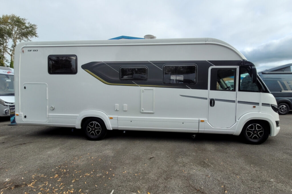 75EAEE 03 Autotrail GF80 DU24UCW