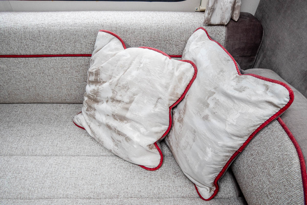 6C84E2 10 2021 Elddis Majestic155 PO21EWB