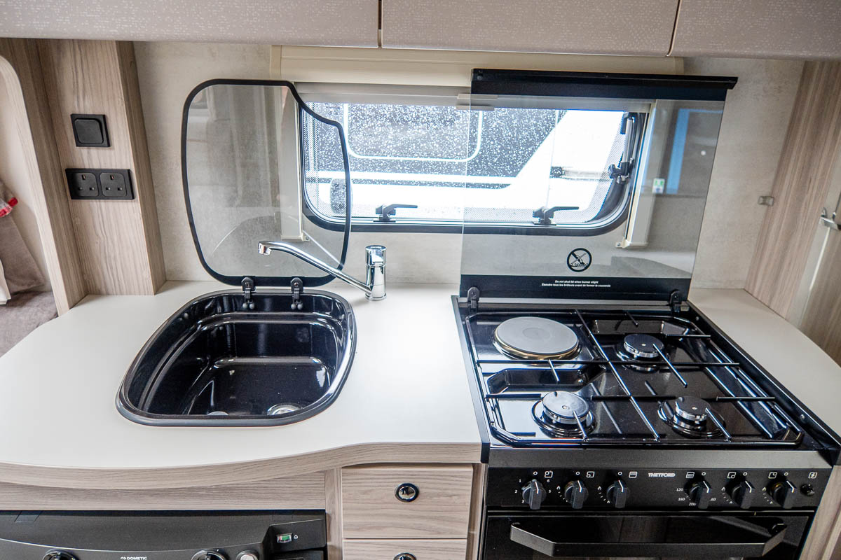 6C84E2 14 2021 Elddis Majestic155 PO21EWB