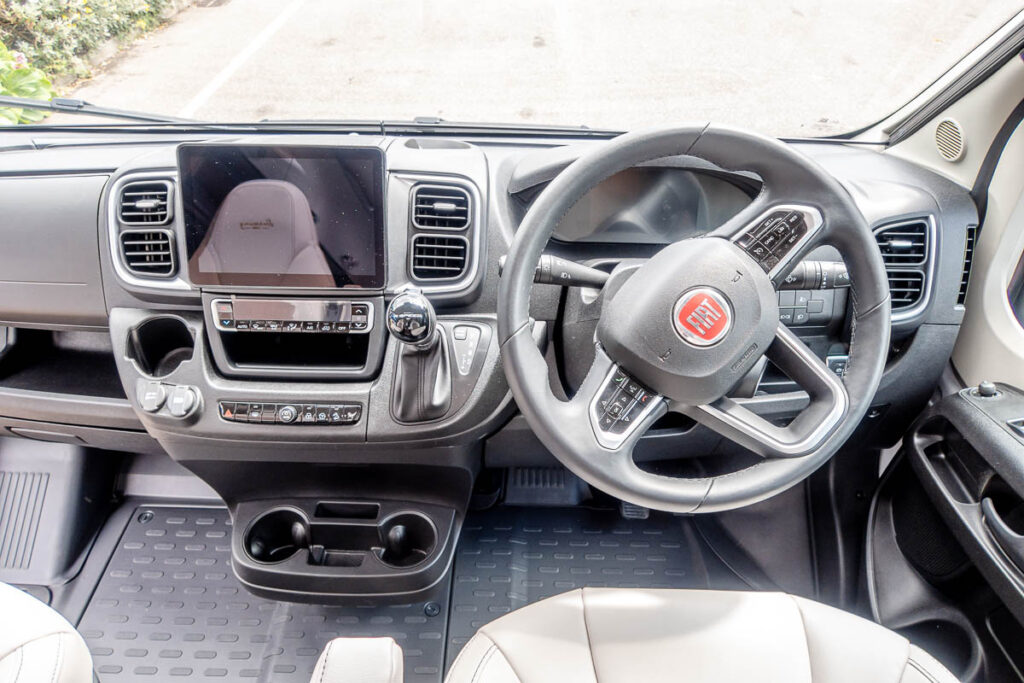 711356 03 2023 Burstner Lyseo732 BX23FPC