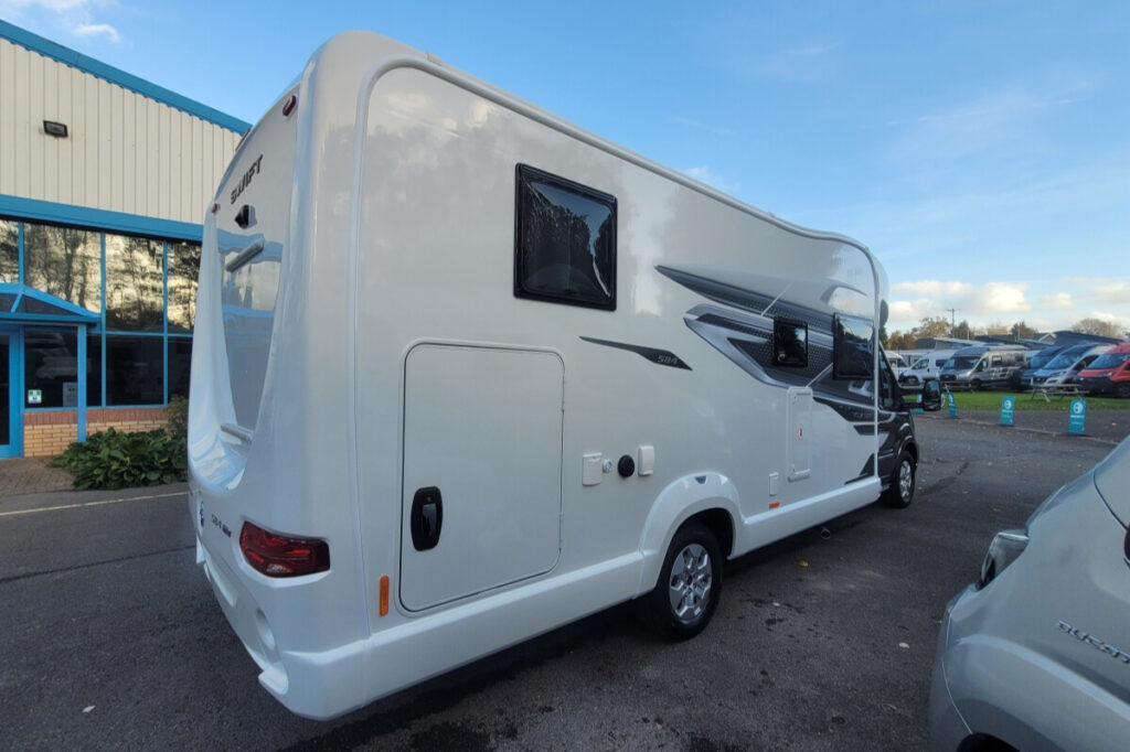 75D3F2 03 Swift Voyager584 SG39870