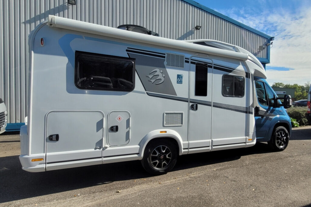 761582 03 Knaus SkyWave650MF WD21MLX