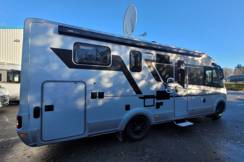 7684DE 03 Adria SonicSupreme710SL WJ71ZHG