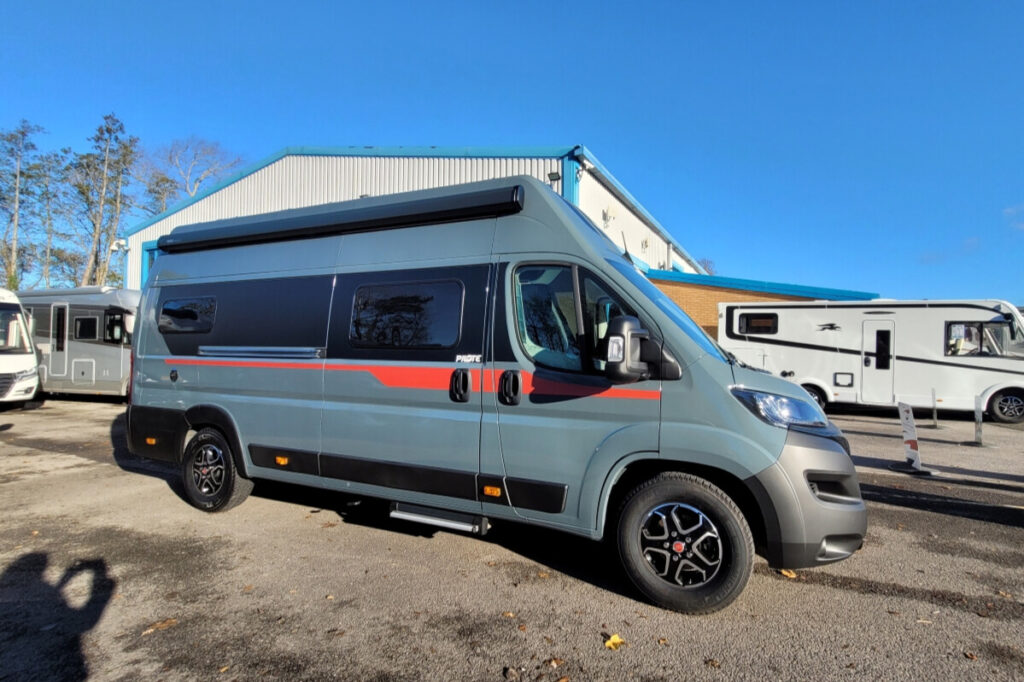 769696 02 Pilote V633M WK73BBN