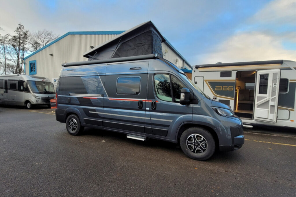 76B39E 02 Adria TwinSports600SPB SMB90188