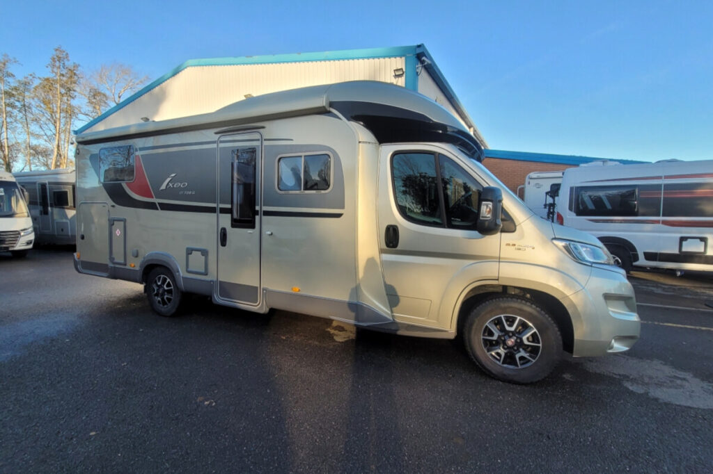 76C4F2 02 Burstner IxeoIT728G WA17EVM