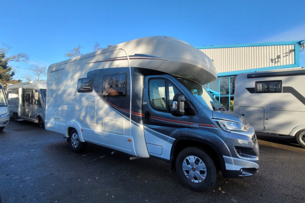 76E266 02 Autotrail TrackerFB AU66BNL