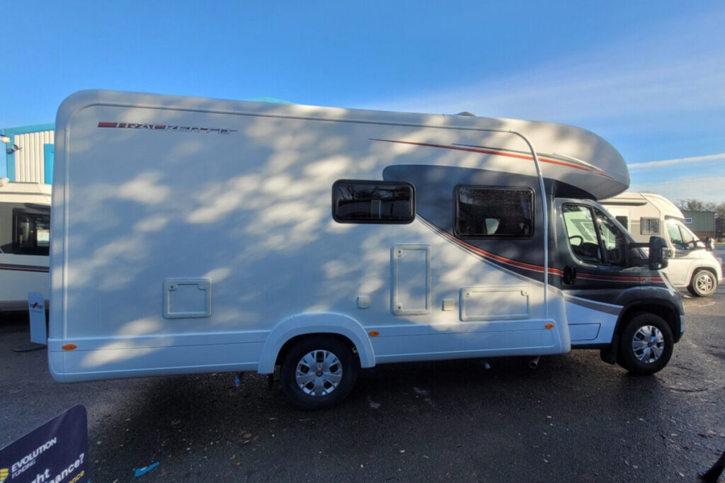 76E266 03 Autotrail TrackerFB AU66BNL