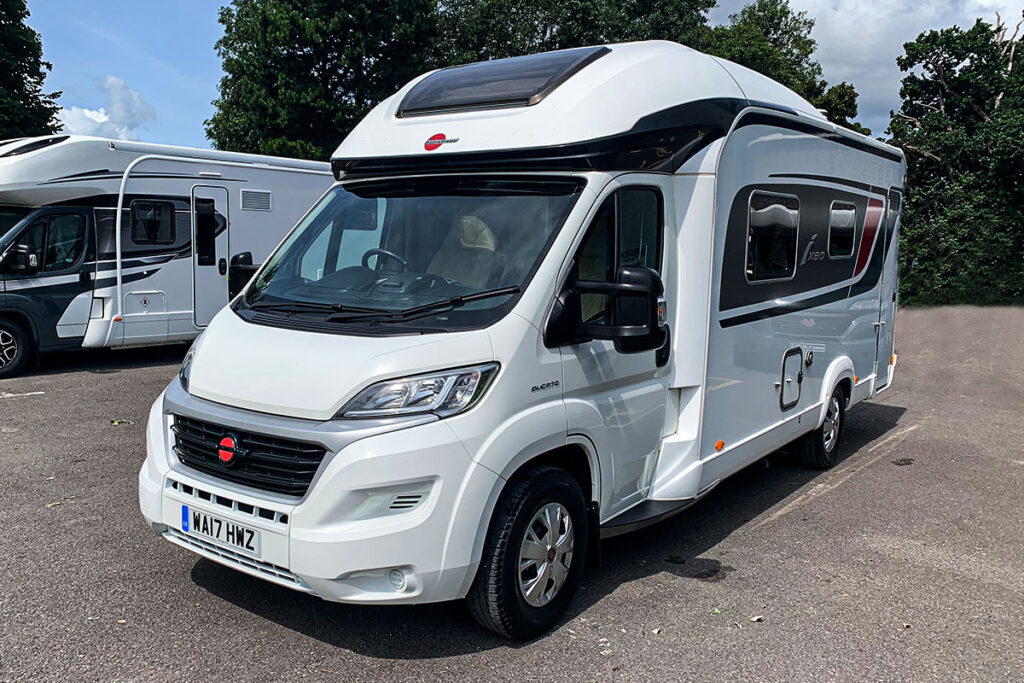 6DF186 02 2017 Burstner Ixeo It 680 G