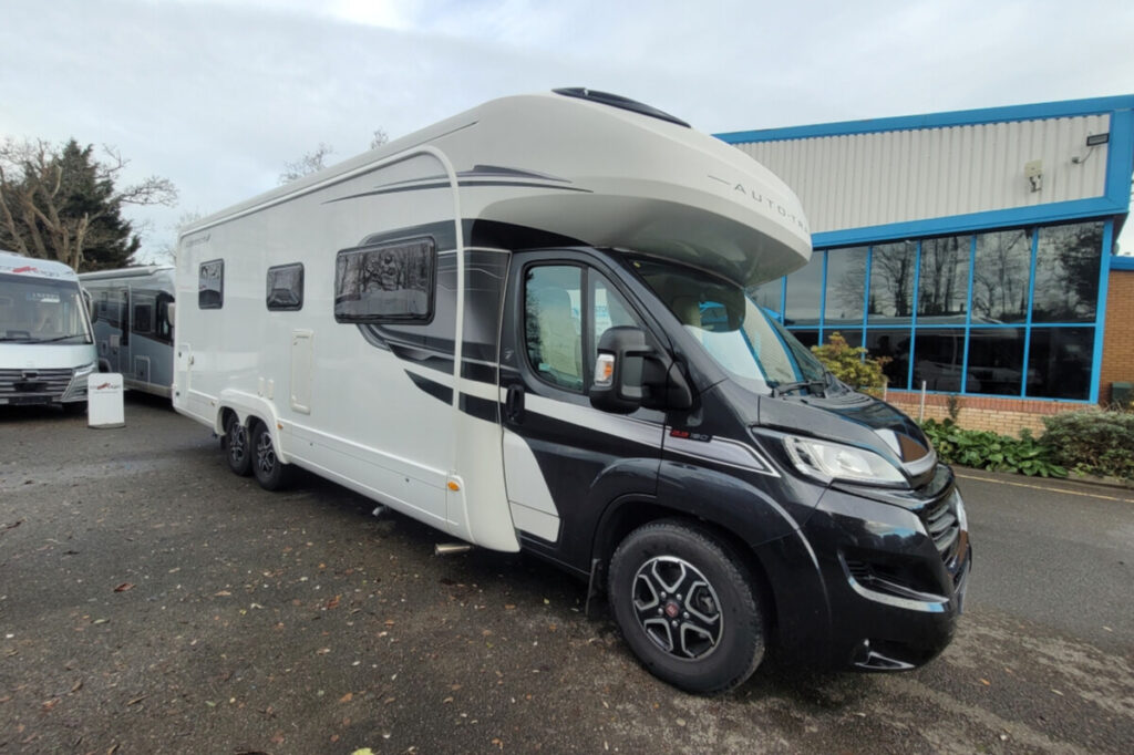 771366 02 Autotrail Comanche CL21TZW