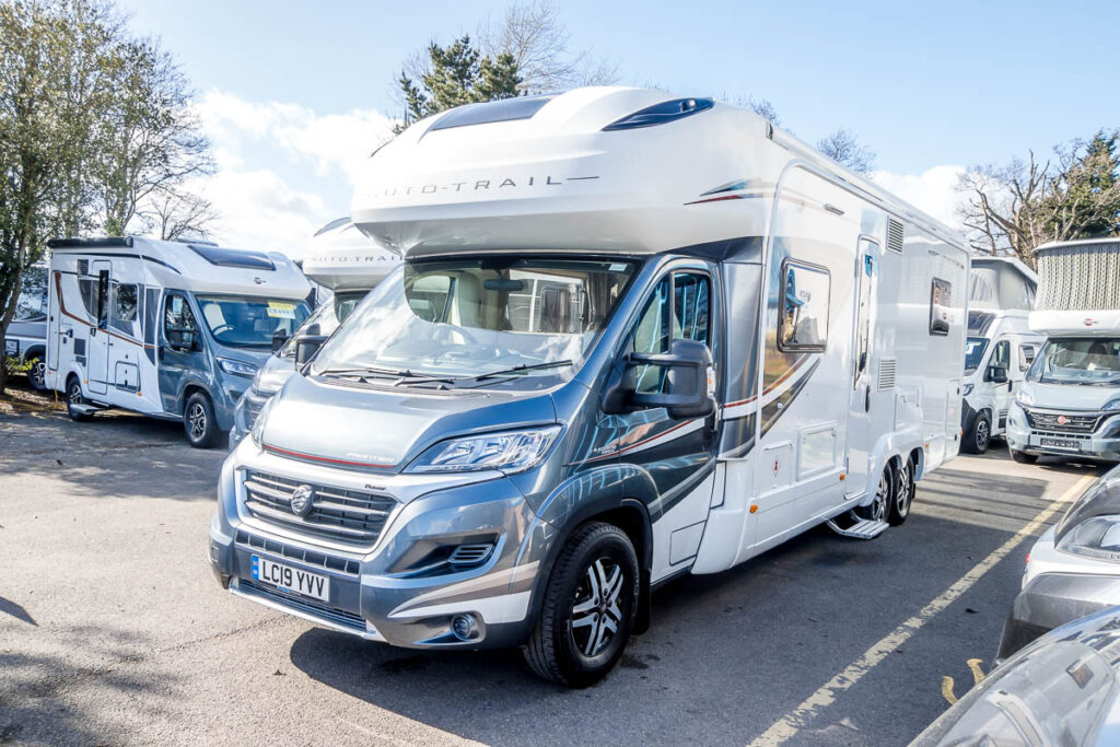 738C76 02 2019 Autotrail Comanche LC19YVV