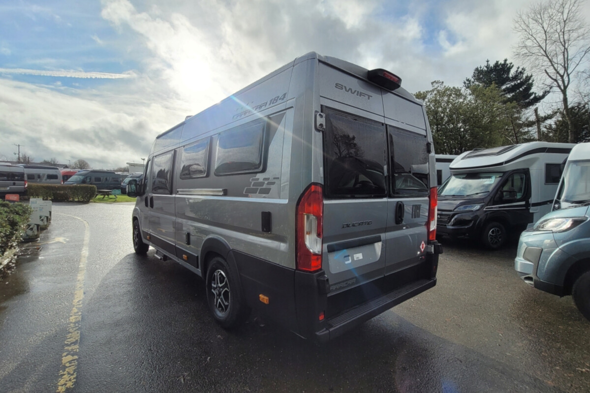 75CB62 05 Swift Carrera184 SG059231