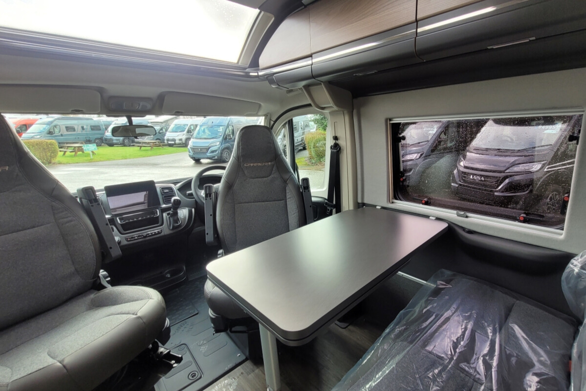 75CB62 12 Swift Carrera184 SG059231