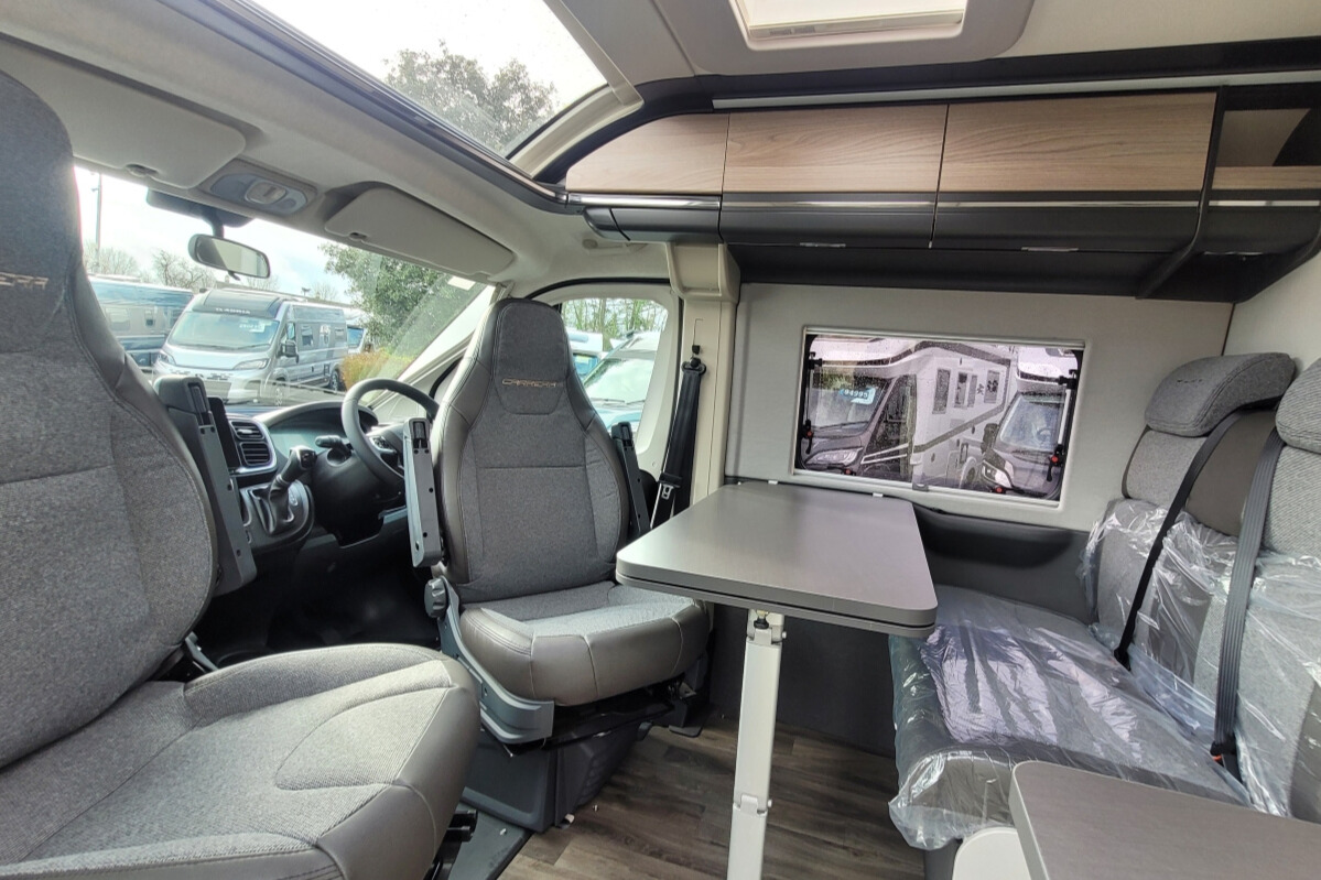 75CB62 13 Swift Carrera184 SG059231