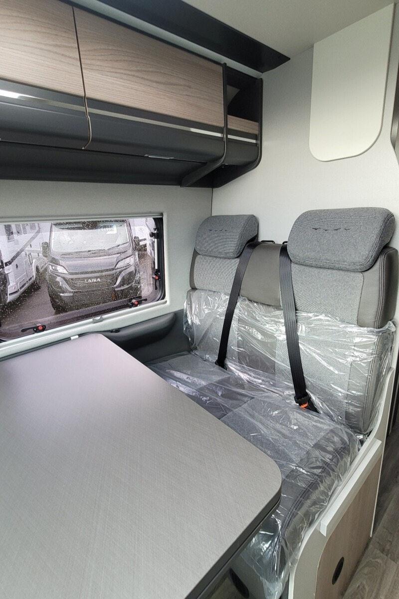 75CB62 15 Swift Carrera184 SG059231