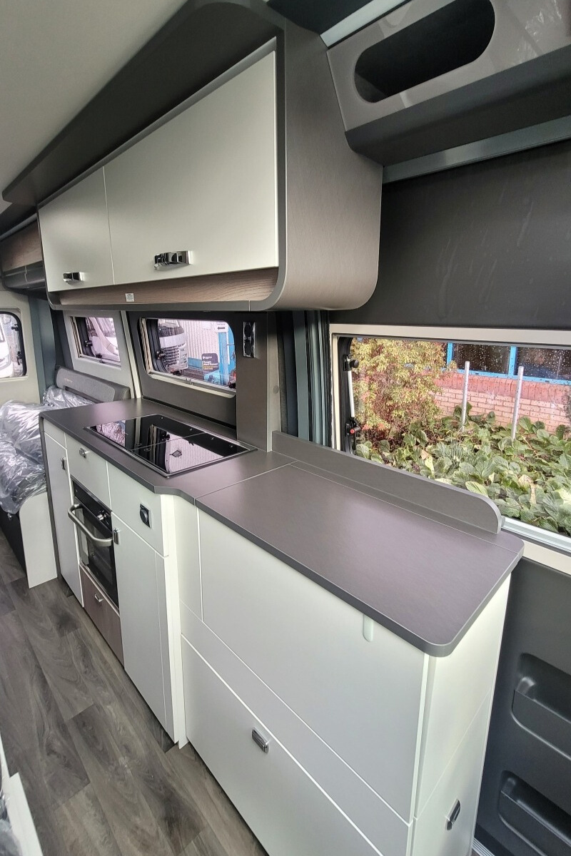 75CB62 16 Swift Carrera184 SG059231