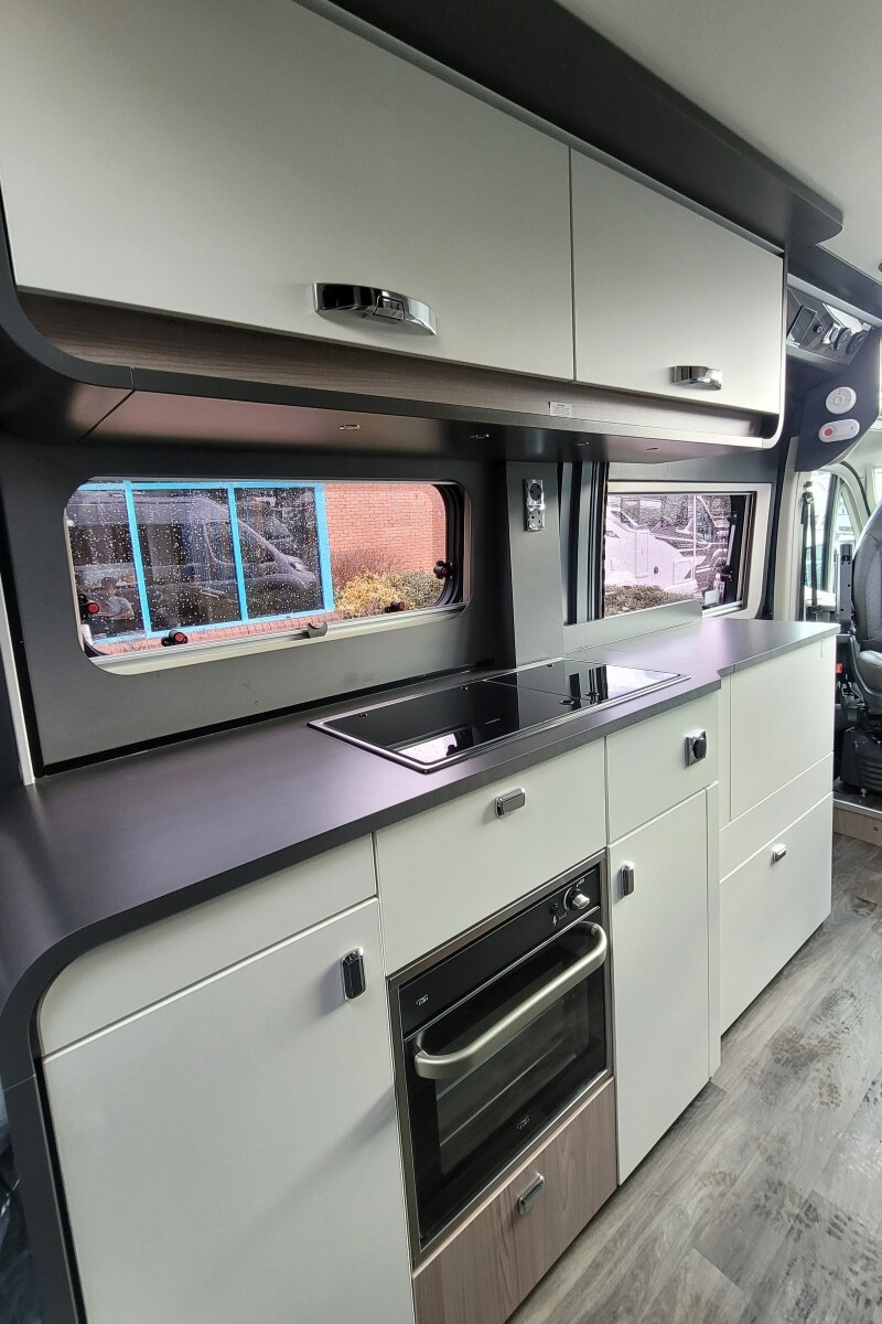 75CB62 17 Swift Carrera184 SG059231