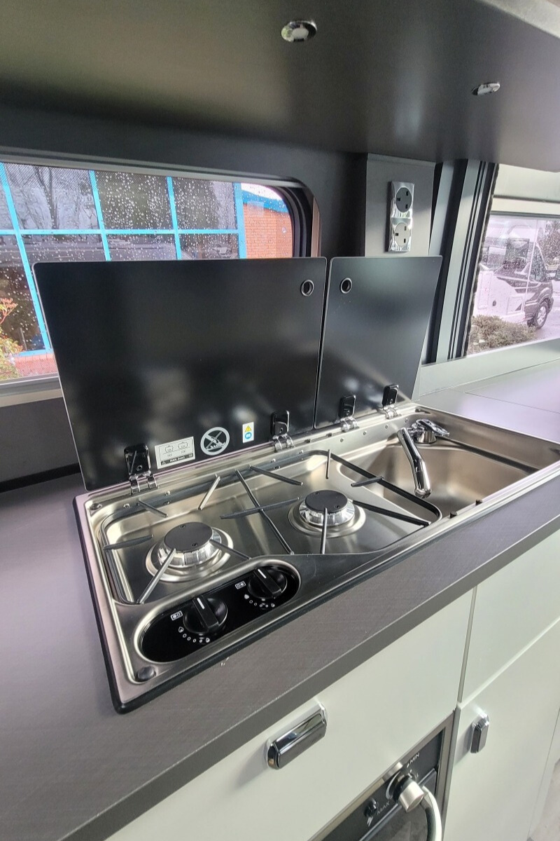 75CB62 18 Swift Carrera184 SG059231