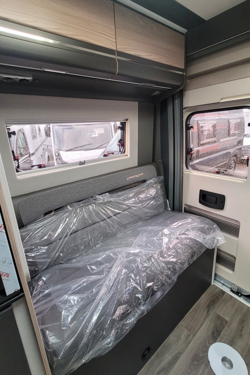 75CB62 24 Swift Carrera184 SG059231