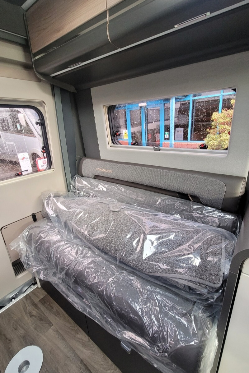 75CB62 25 Swift Carrera184 SG059231