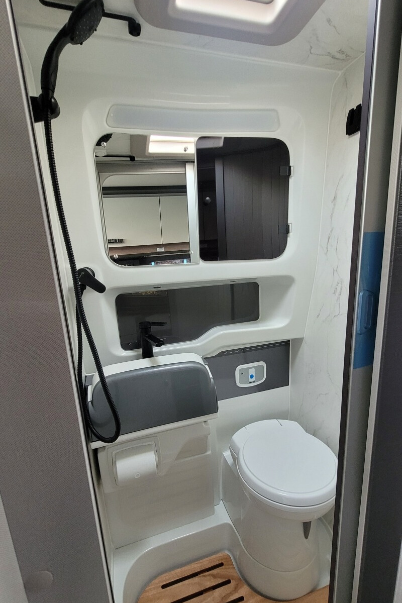 75CB62 26 Swift Carrera184 SG059231