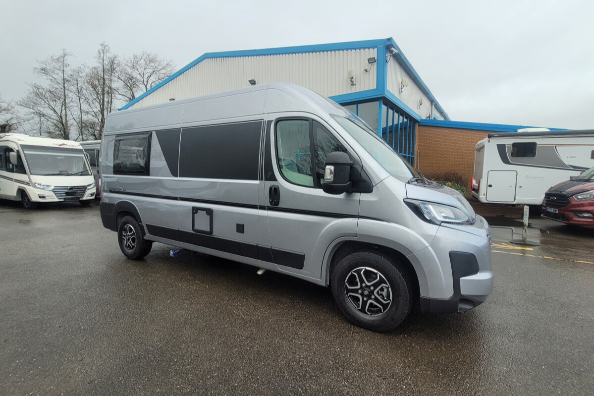 7666F6 02 Autotrail Expedition66 SG064052