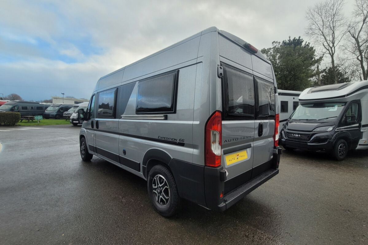 7666F6 05 Autotrail Expedition66 SG064052