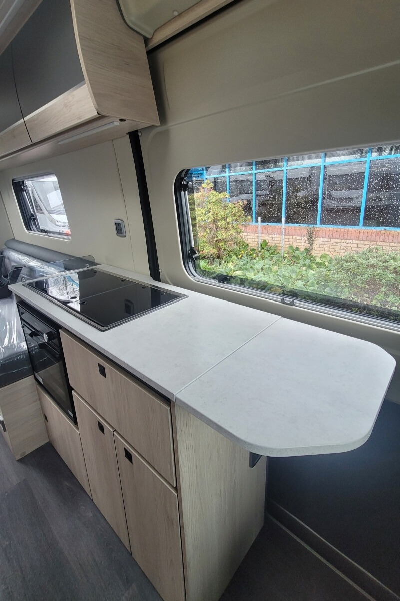 7666F6 14 Autotrail Expedition66 SG064052