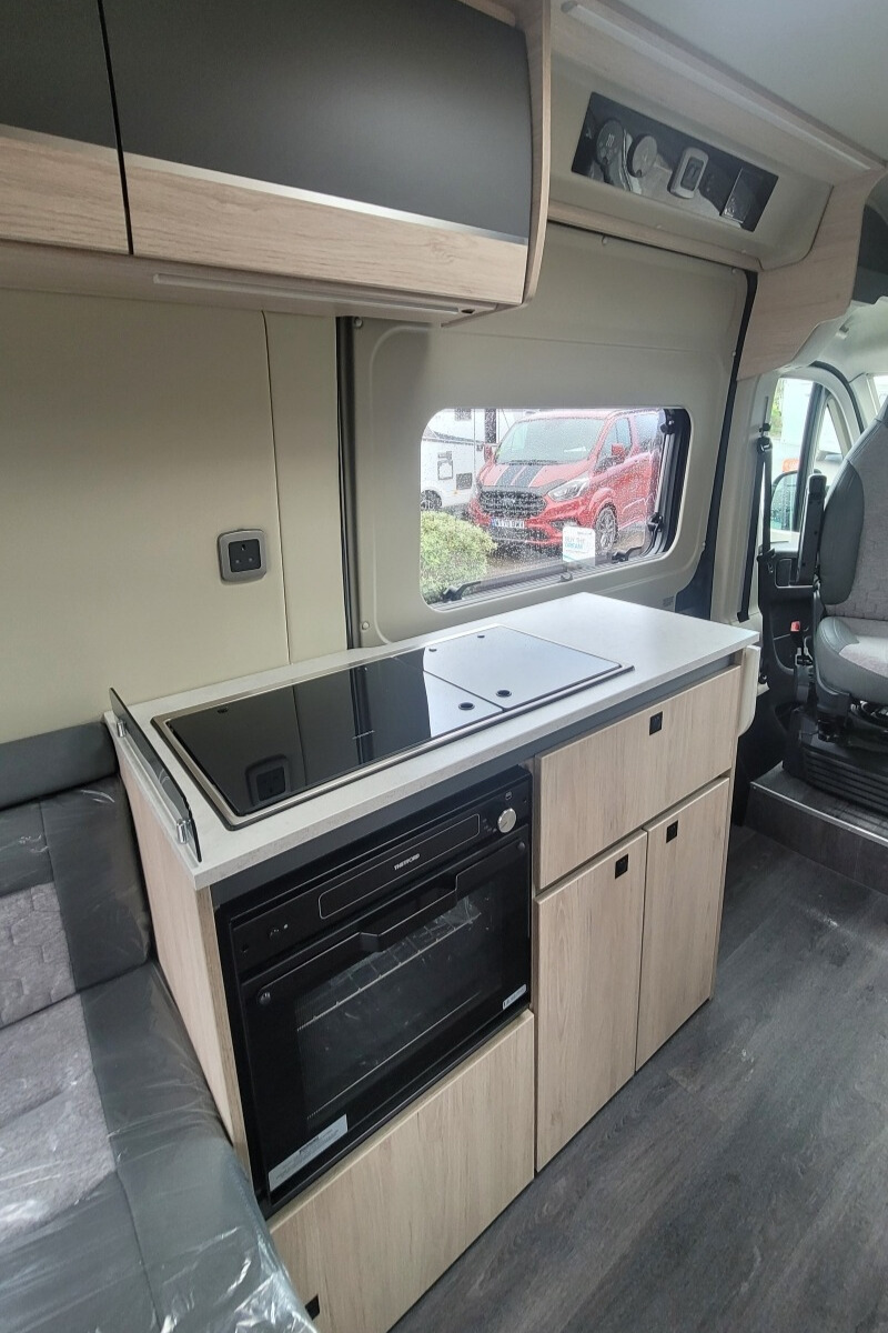 7666F6 15 Autotrail Expedition66 SG064052