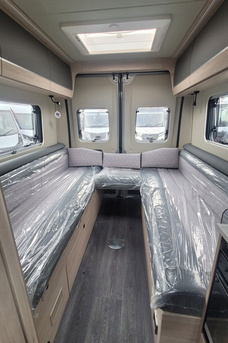 7666F6 20 Autotrail Expedition66 SG064052