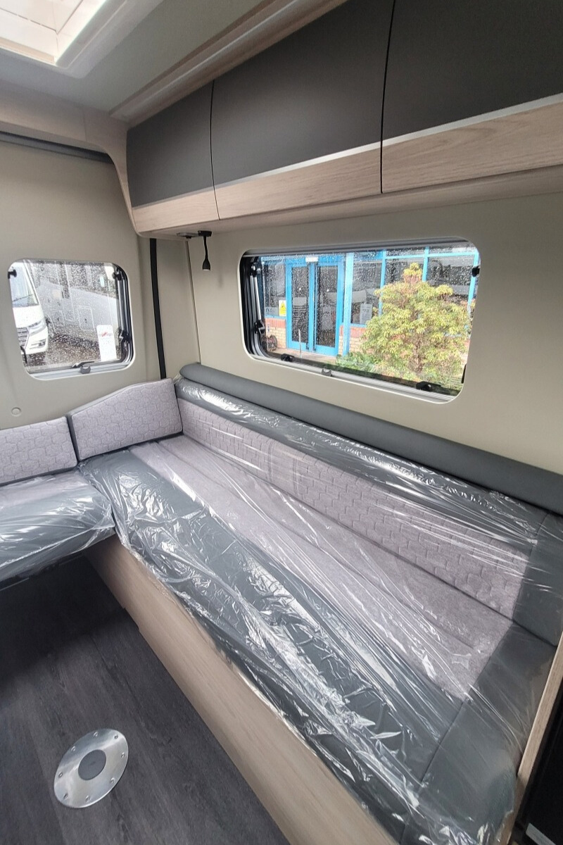 7666F6 22 Autotrail Expedition66 SG064052