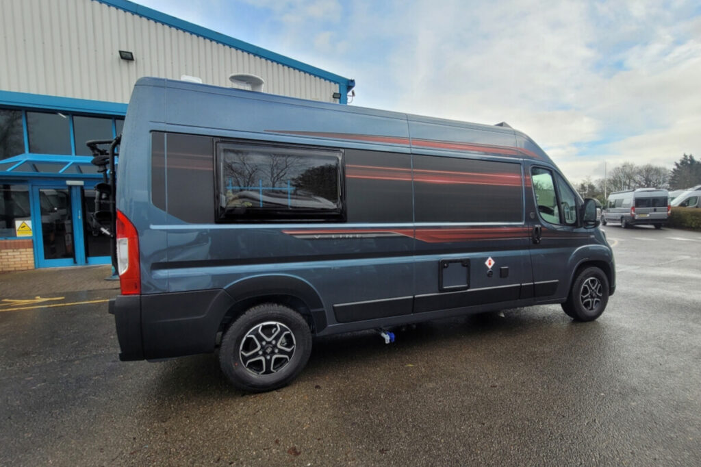 76B0A6 03 Autotrail VLine610SE SG064073