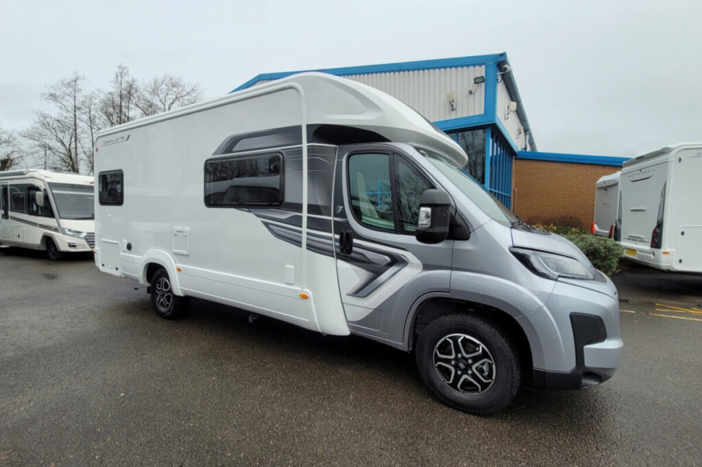 76B0B6 02 Autotrail Imala736 SMC16154