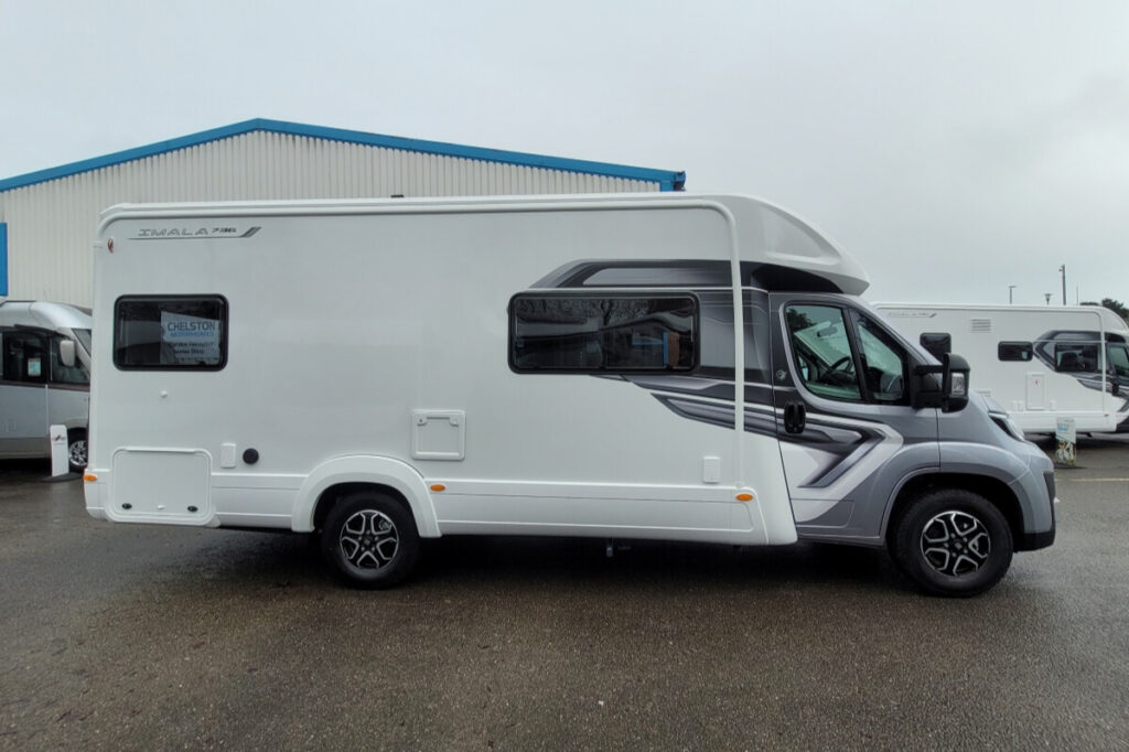 76B0B6 03 Autotrail Imala736 SMC16154