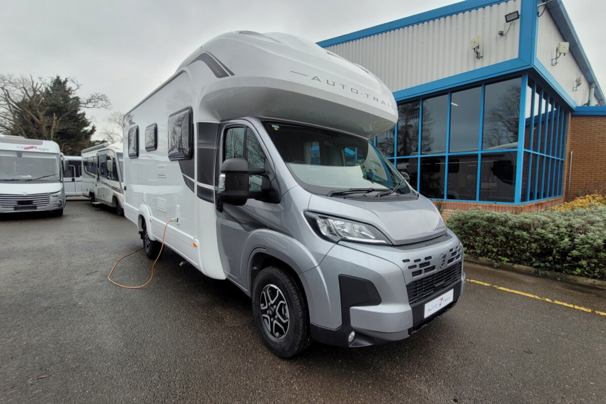 7765D6 01 Autotrail ExpeditionC71 SMC15779