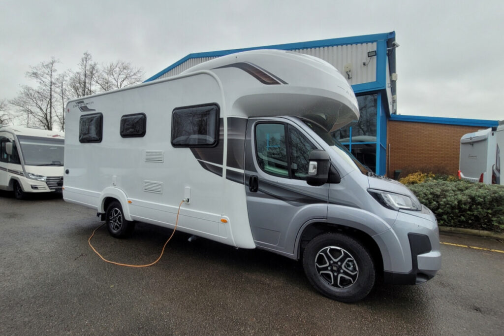 7765D6 02 Autotrail ExpeditionC71 SMC15779