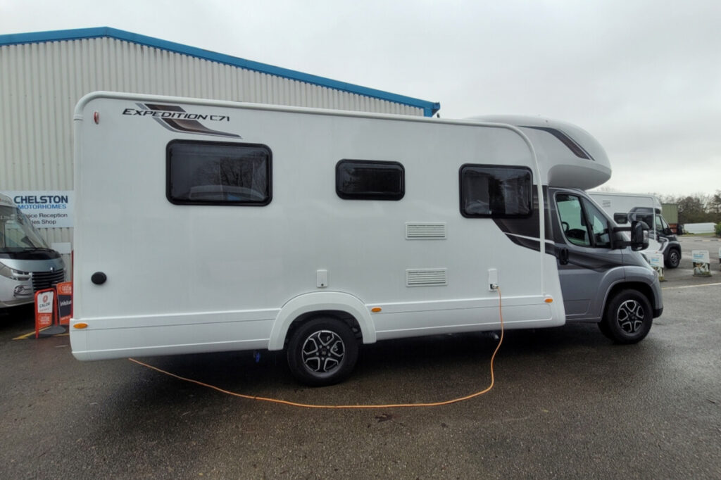 7765D6 03 Autotrail ExpeditionC71 SMC15779