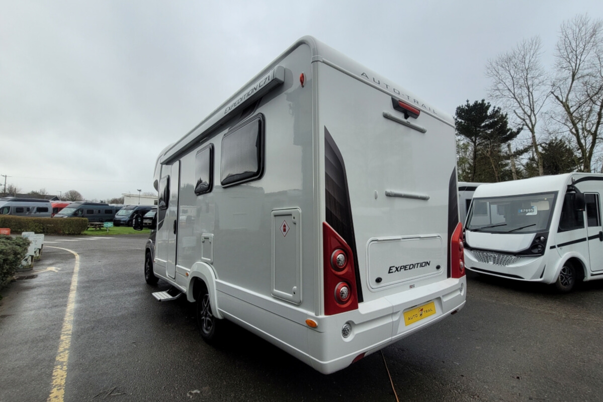 7765D6 05 Autotrail ExpeditionC71 SMC15779