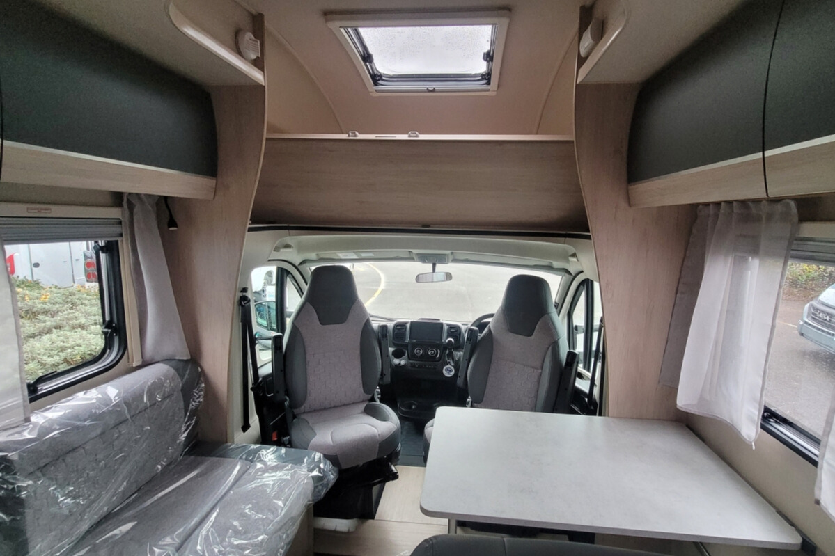 7765D6 11 Autotrail ExpeditionC71 SMC15779