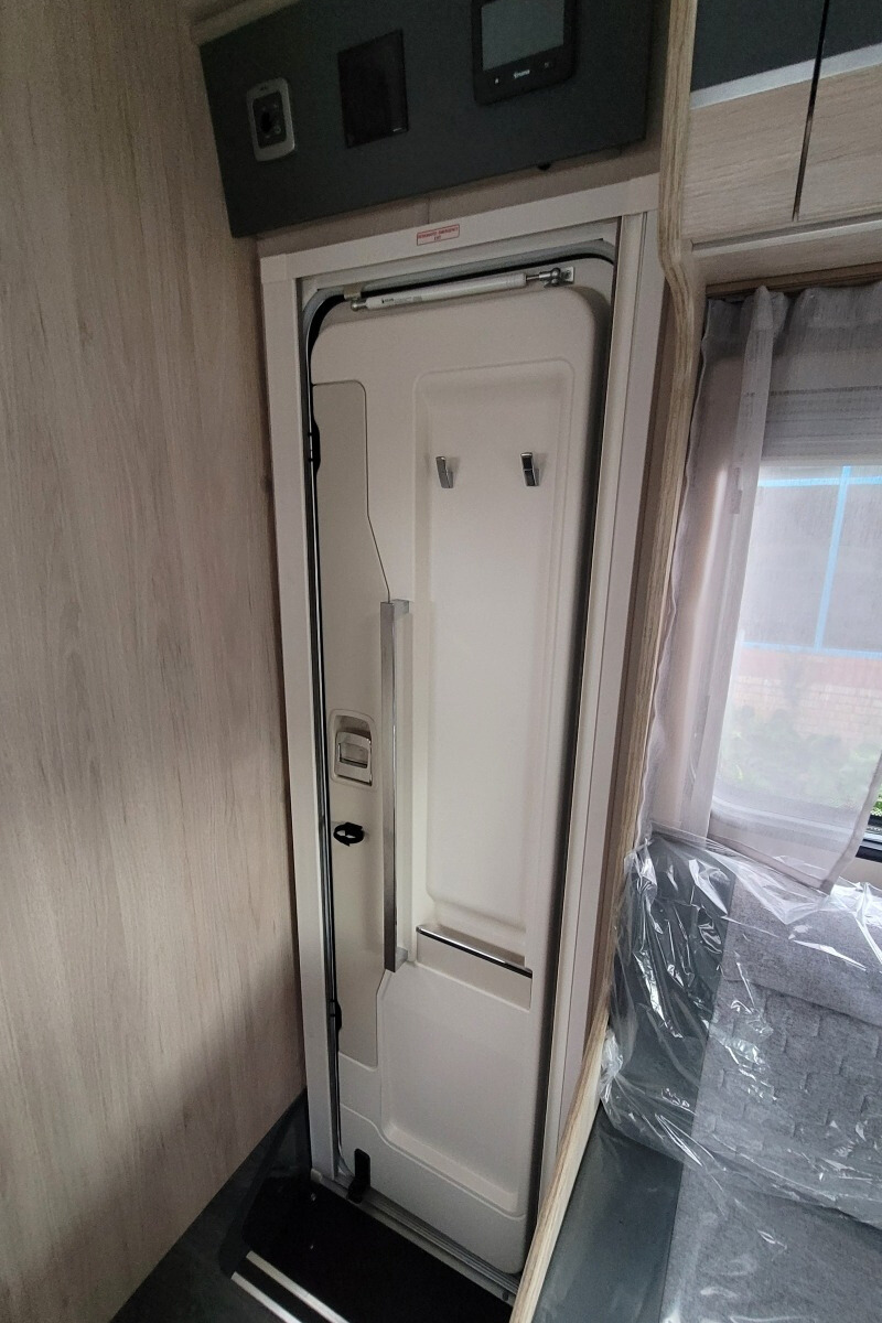 7765D6 17 Autotrail ExpeditionC71 SMC15779